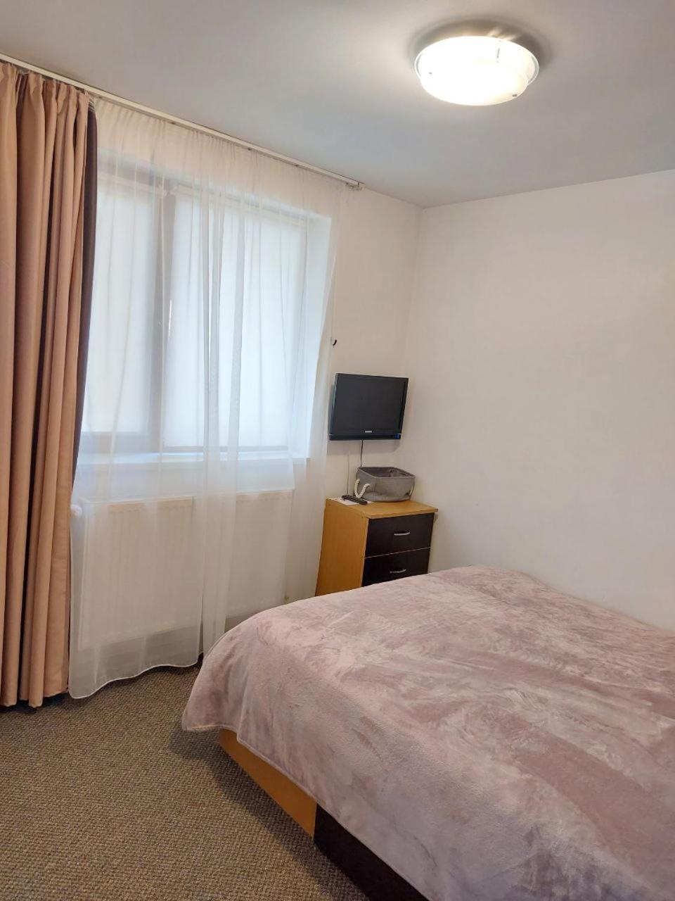 Vila Foc Alb Apartamente-Buşteni Esterno foto